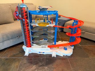 Hot Wheels Ultimate Garage Playset