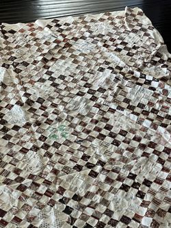 Old Queen Quilt And Fabric (gorgeous)