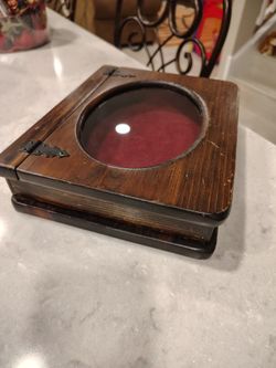 Wood Vintage Box In Spring Hill