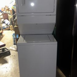 Whirlpool stack washer and electric dryer