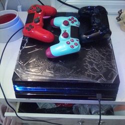 PS4 De 2TB Con 41 Juegos Integrados 3 Controles 16 Aplicaciones 