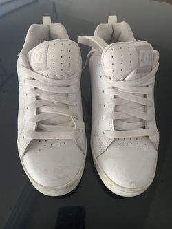Women”s size 7 DC shoes
