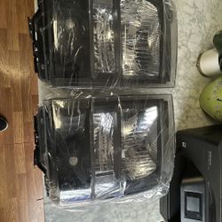 Ford F-150 Right and left Headlight (Passenger Side) – New