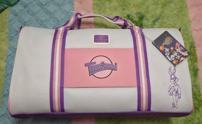 Lola bunny duffle bag loungefly