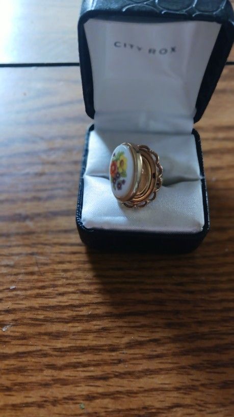 Avon Locket Ring