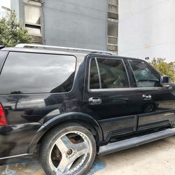 2004 Lincoln Navigator