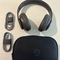 Beats Studio Pro - Wireless Bluetooth Noise Cancellation Headphones 