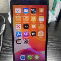 iPhone Se3 64GB With New case Please Read Description!!!