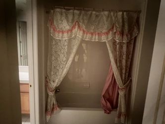 Bath curtain