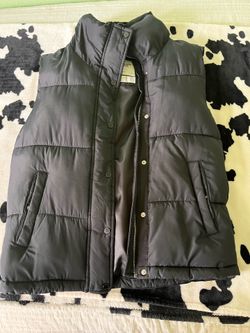 Abercrombie & Fitch Black Puffer Vest