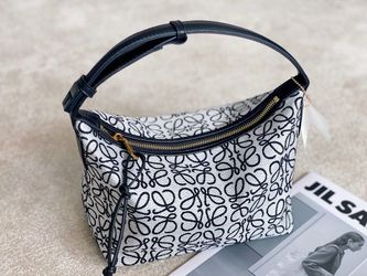 Lo*we lunch box bag