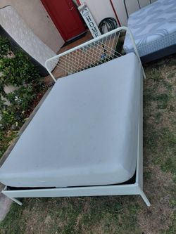 Queen size bed