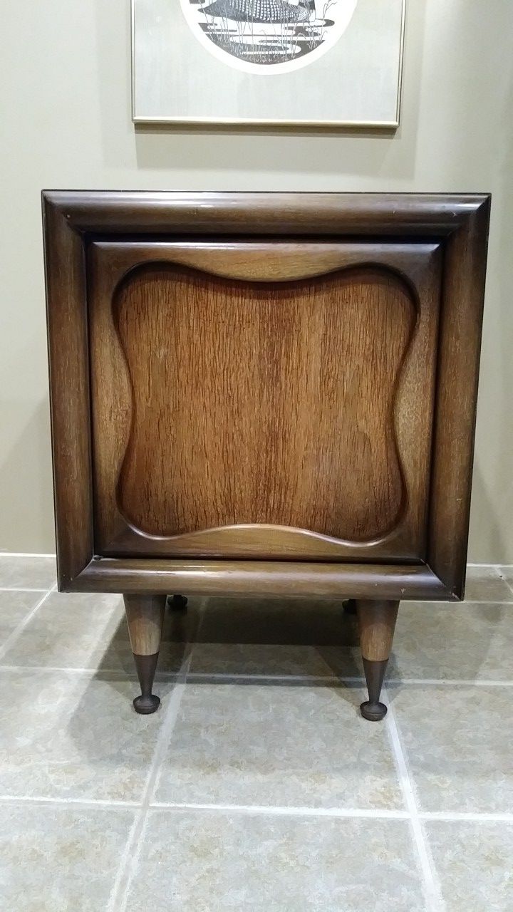 Vintage Mid Century Modern Night Stand End Table