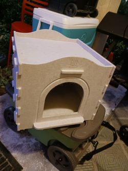 LIKE NEW CAT HOUSE 9 FIRM LOOK MY POST TONS ITEMS TO SEE