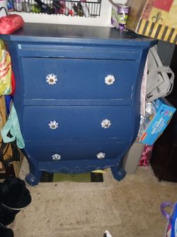 REAL PRETTY WOOD SIDE DRESSER ETC 25 FIRM LOOK https://offerup.com/redirect/?o=TVkuUE9TVA== TONS ITEMS MUST GO FAST