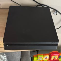 PS4 Slim 825 GB