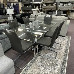 Beautiful Black 7 piece dining room set