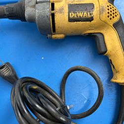 Dewalt VariSpeed Reversing Versa-Clutch Screwgun-DW266-Clean, 6.5-Amp, Added Torque Sensitivity