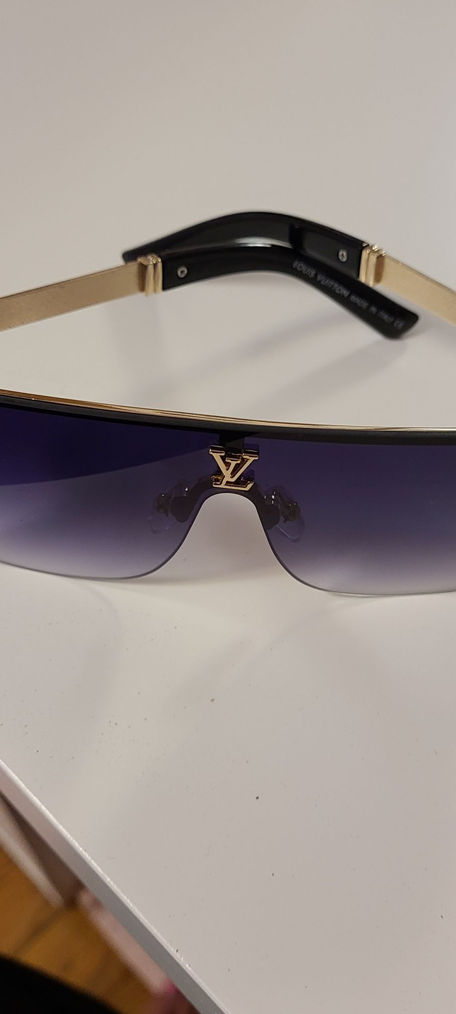 Sunglasses brand new LV