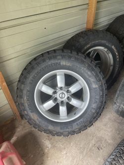 🔥 NISSAN TITAN 18” WHEELS & MICKEY THOMPSON TIRES – $800 OBO 🔥