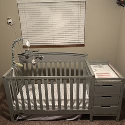 Crib And Changer - Benton Crib And Changer
