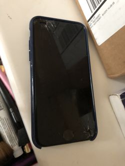 iPhone 7 black crack