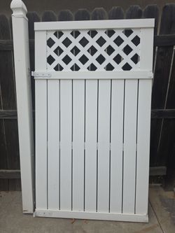 Expensive white gate 1 p0le needs a new lock 300