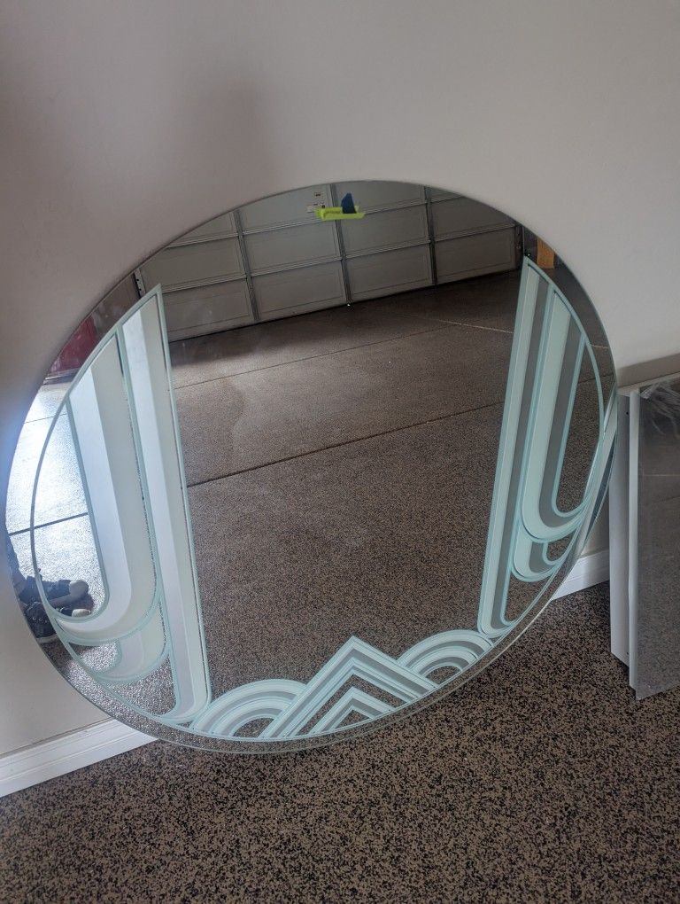 Unique Mirror