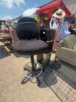 Desk chair $25