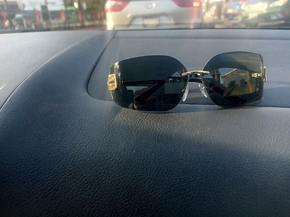 Miu Minutos Sunglasses 