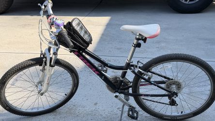 Girls Trek 24” good condition