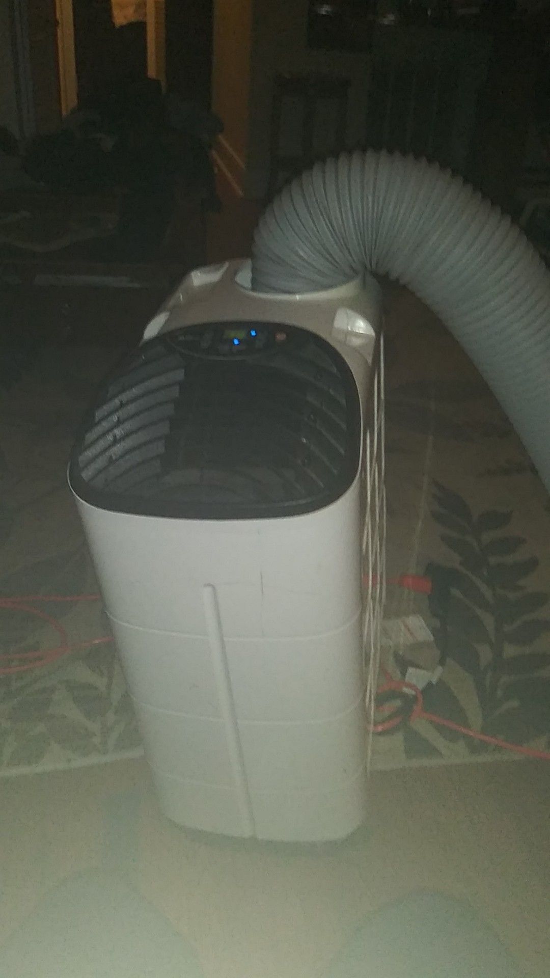 Royal sovereign portable standing air conditioner