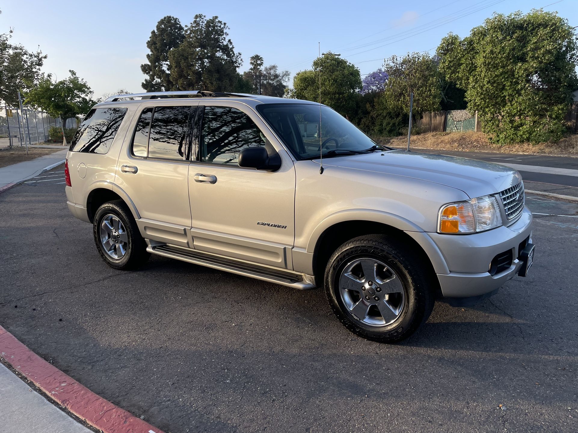 2004 Ford Explorer