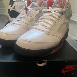 Air Jordan 5 - Size 10