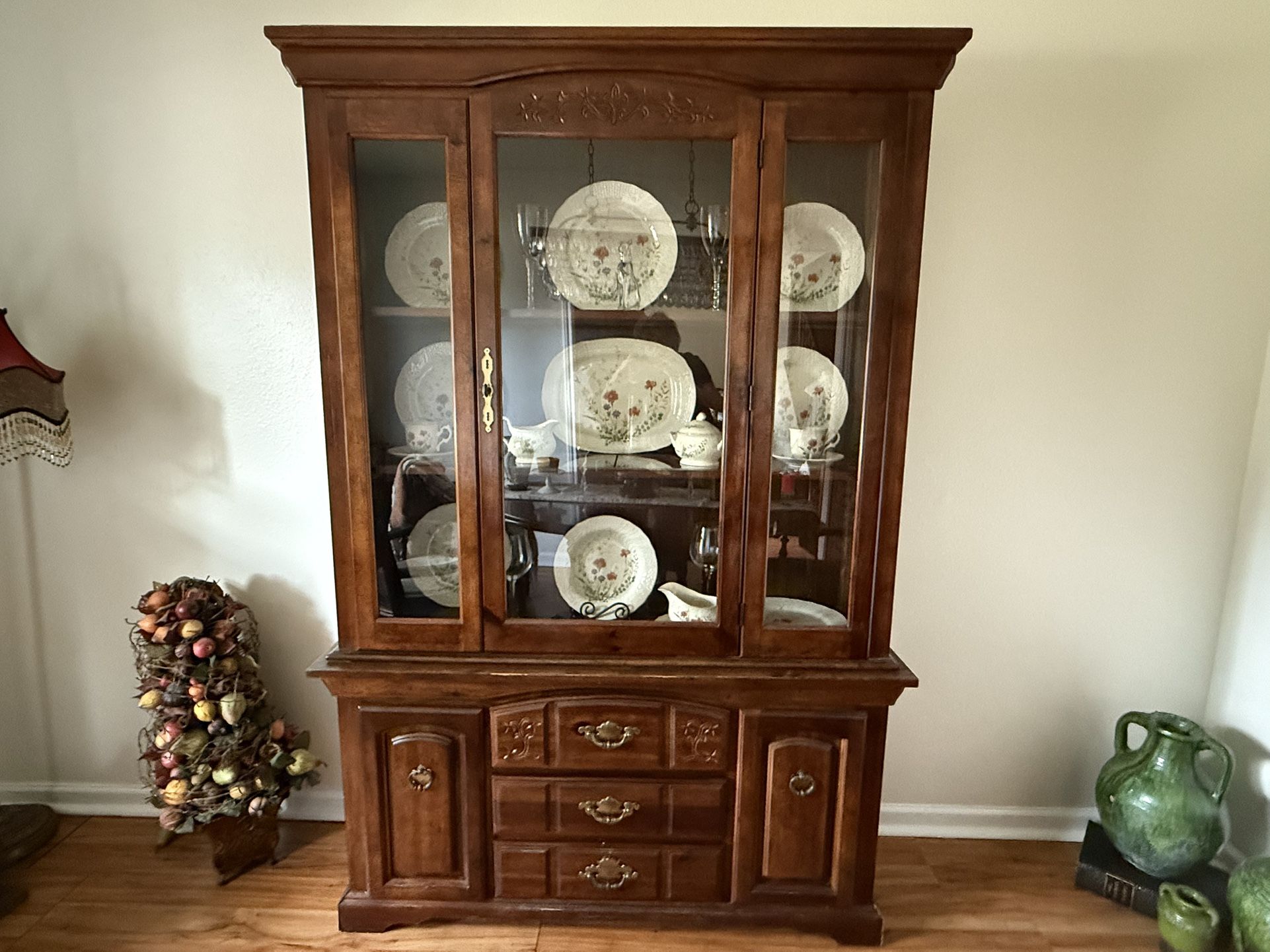 Display Cabinet