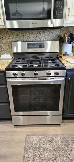 Samsung 30' Gas Stove