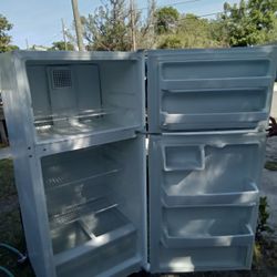 Hotpoint Refrigerator 