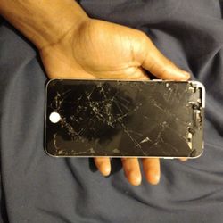 Iphone 7 Plus Needs New Screen I Can Tell You The Password For It And Give You The Icloud So You Can Go On Apples Website To Sign In