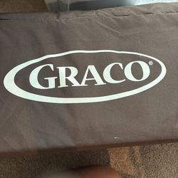 Graco Pack N Play  Like NEW