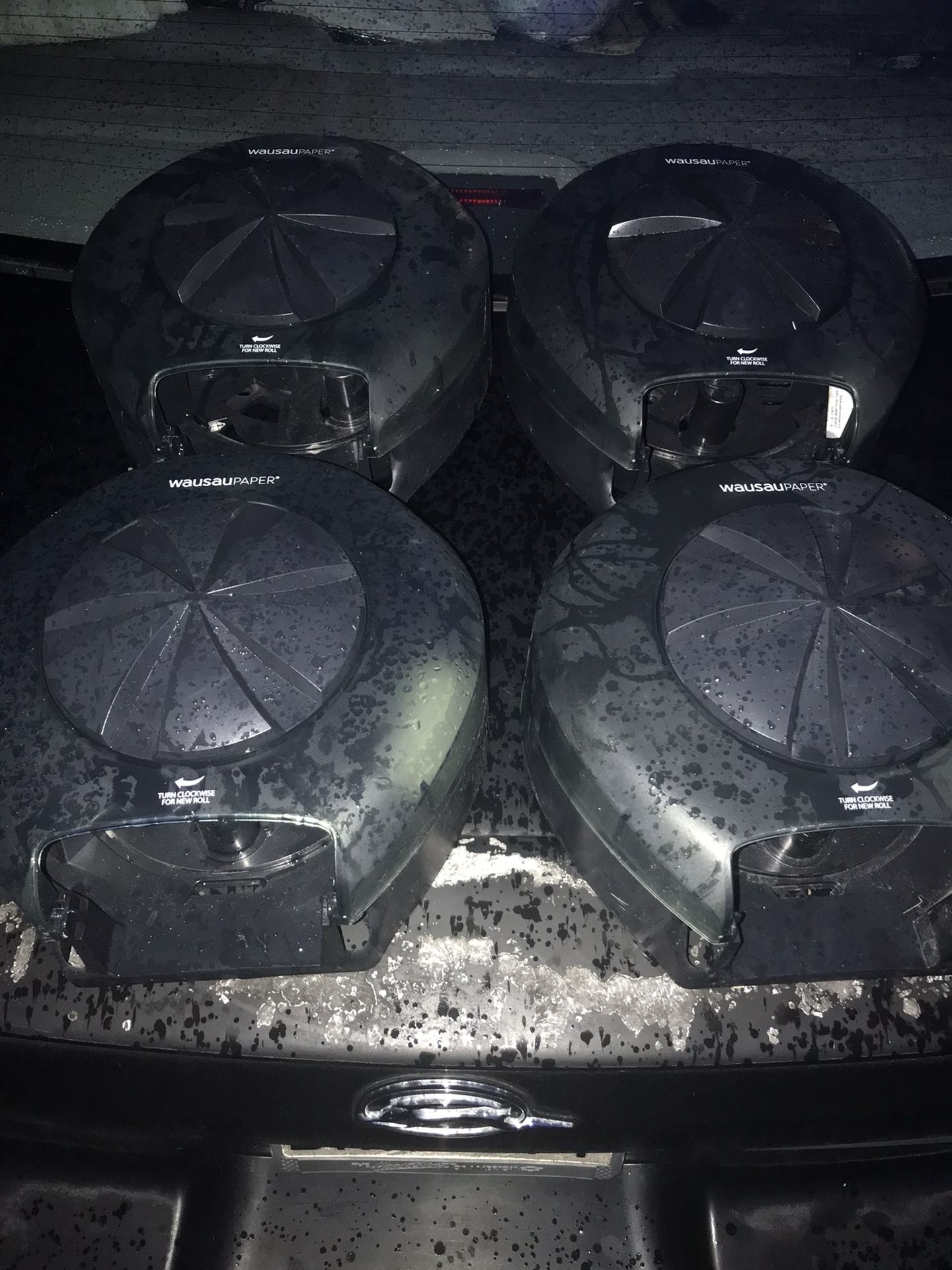 New Commercial Three Roll Toilet Paper Dispensers Allfor 50$