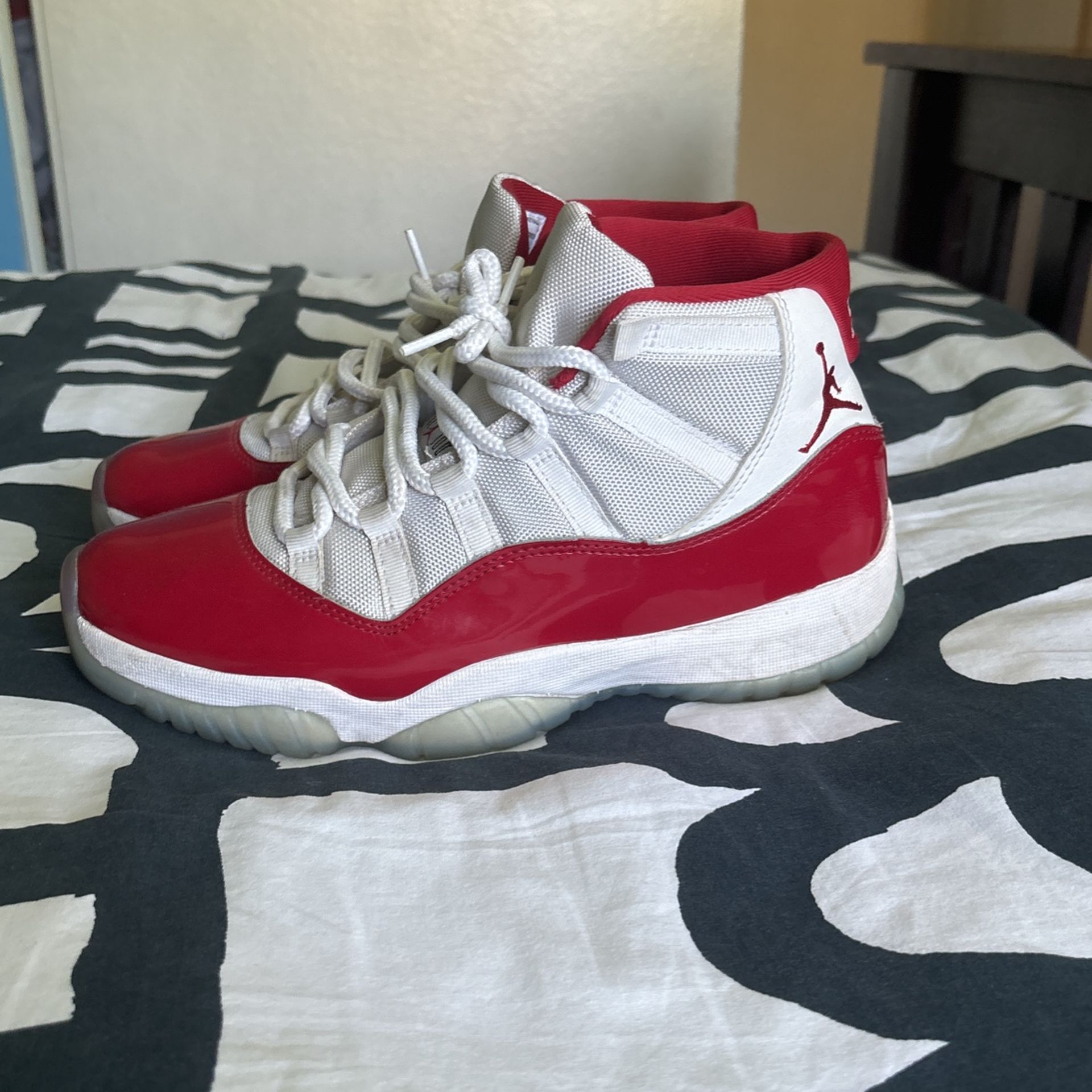 Jordan cherry 11’s