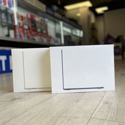 MacBook Air M2 Chip (Latest Model)