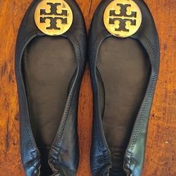 Brand New Tory Burch Leather Flats Size 8, no box But Has A TB Duster Bag