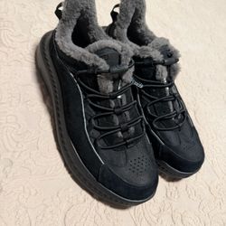 NEW UGG CA805 V2 HERITAGE = SIZE 9 = MEN SUEDE SHEARLING LINED SHOE Size 12 New