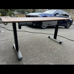 Adjustable Table 