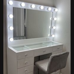 White 48in Vanity With Mirror 