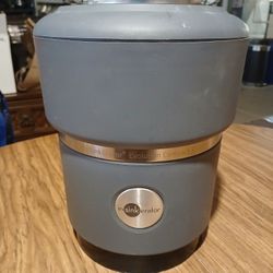 Insinkerator Garbage Disposal 