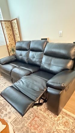 Leather recliner sofa