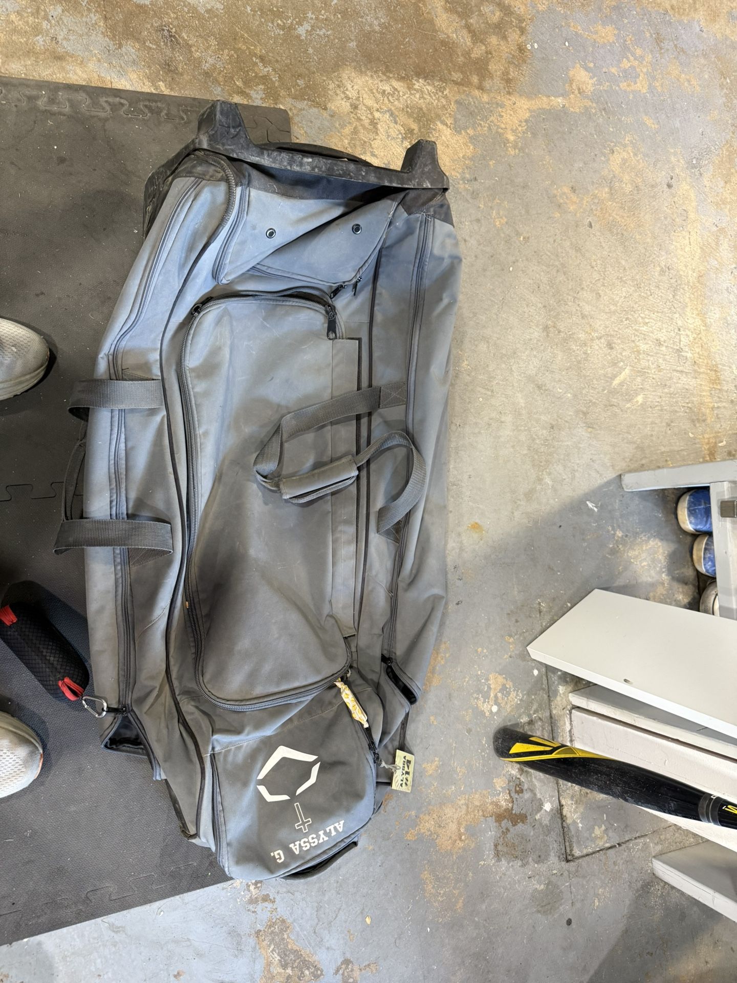 Evoshield Catchers Rolling Bag