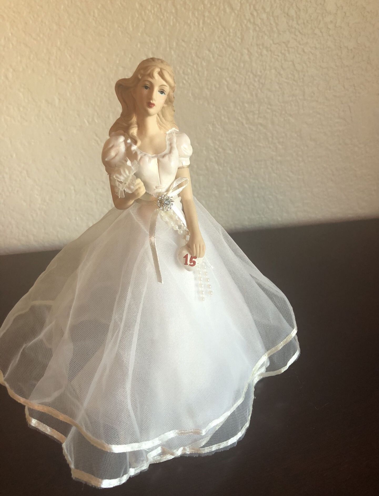 Quinceañera Doll Souvenir / Decor Brand New